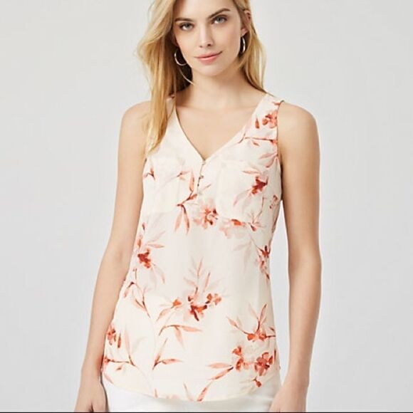 Le Chateau Floral Crêpe de Chine V-Neck Size Extra Small - Picture 10 of 12